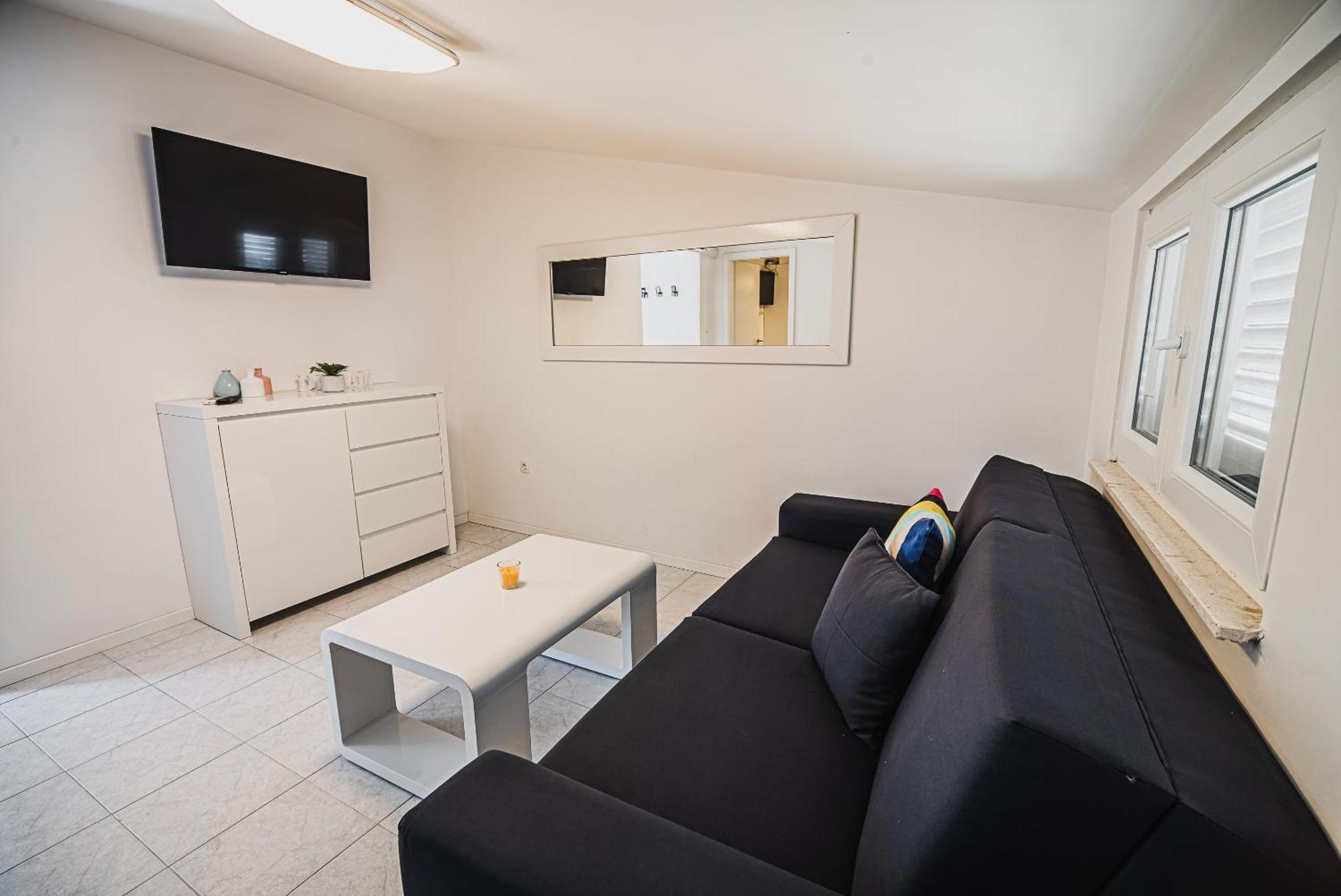 Downtown Park Apartments With Balcony Vodice Bilik gambar