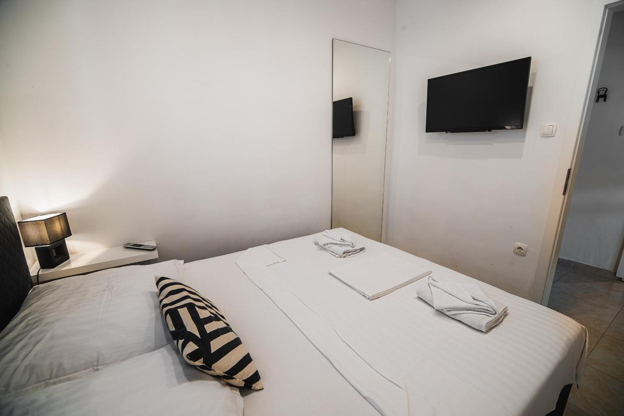 Downtown Park Apartments With Balcony Vodice Bilik gambar