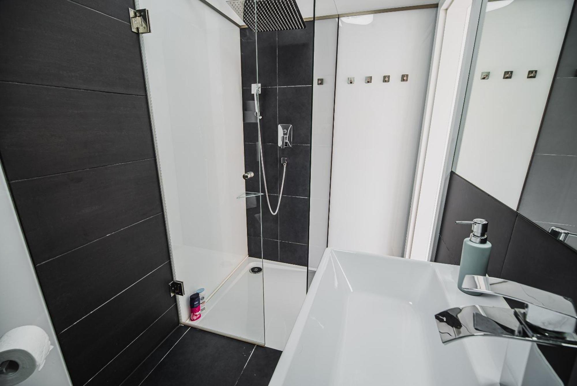 Downtown Park Apartments With Balcony Vodice Bilik gambar