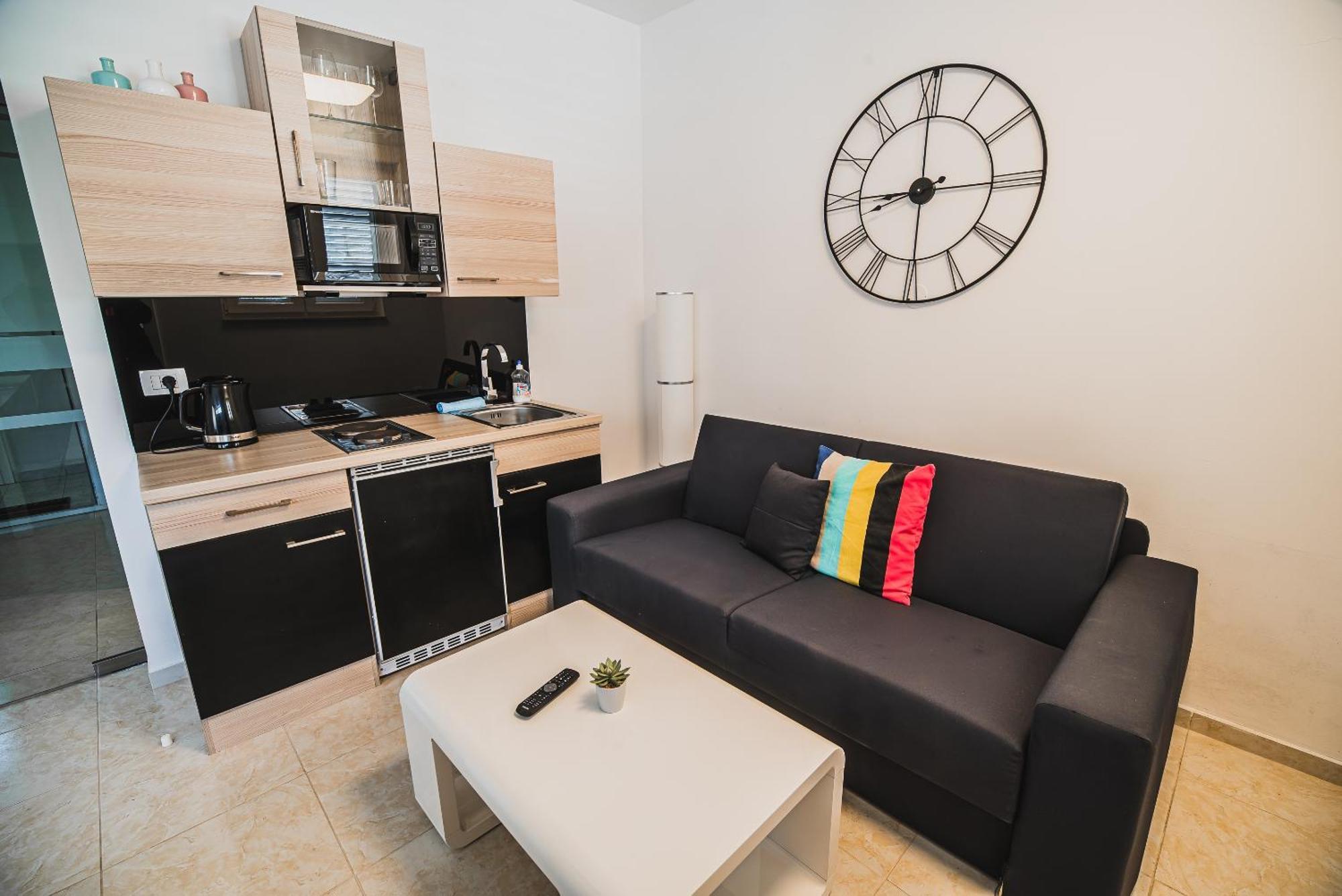 Downtown Park Apartments With Balcony Vodice Bilik gambar