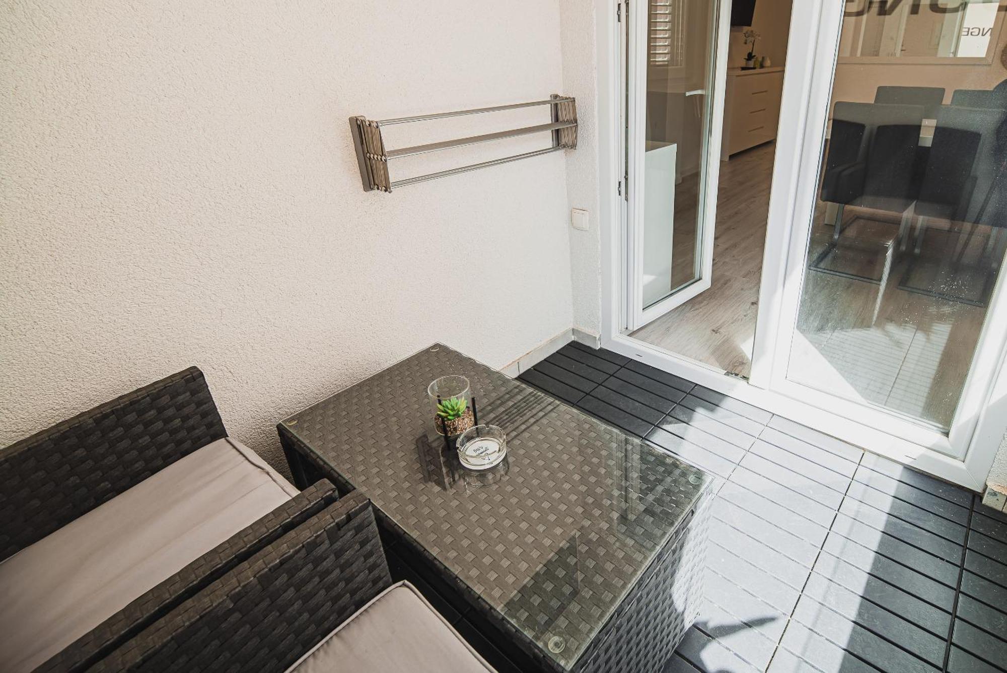 Downtown Park Apartments With Balcony Vodice Bilik gambar