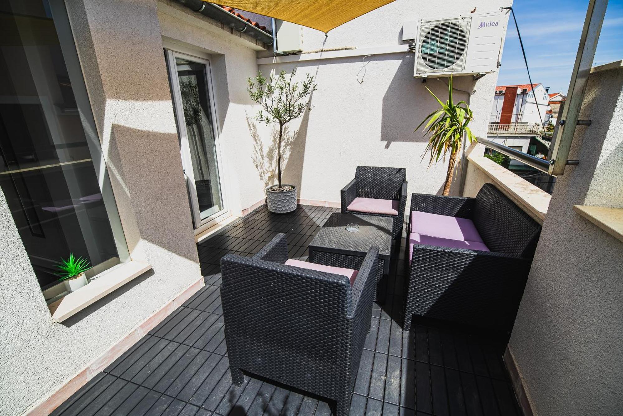 Downtown Park Apartments With Balcony Vodice Bilik gambar
