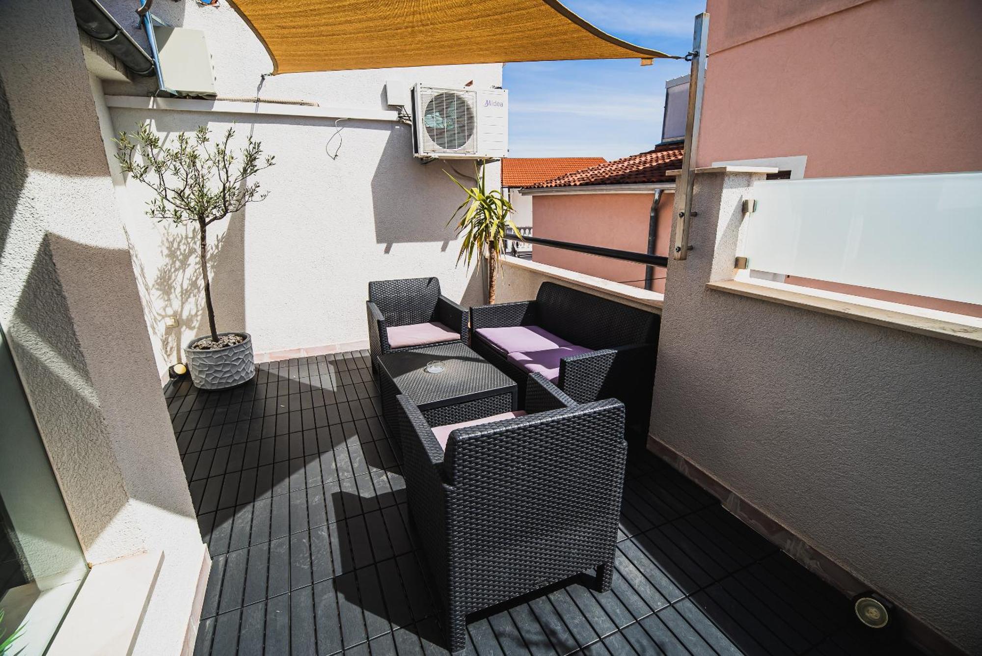 Downtown Park Apartments With Balcony Vodice Bilik gambar