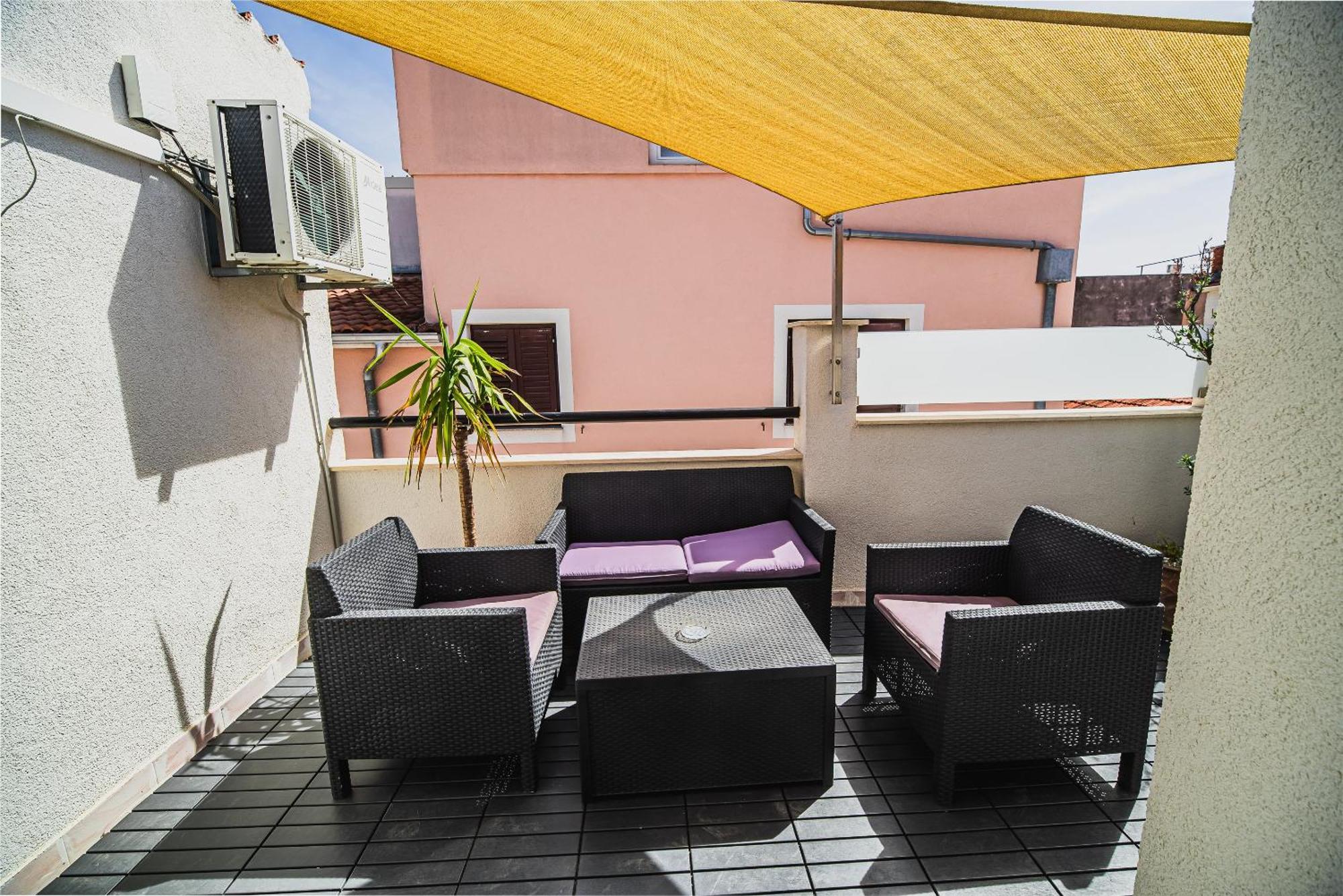 Downtown Park Apartments With Balcony Vodice Bilik gambar